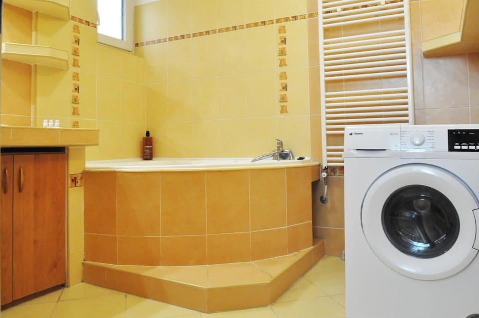 Bathroom, Bath, washing machine