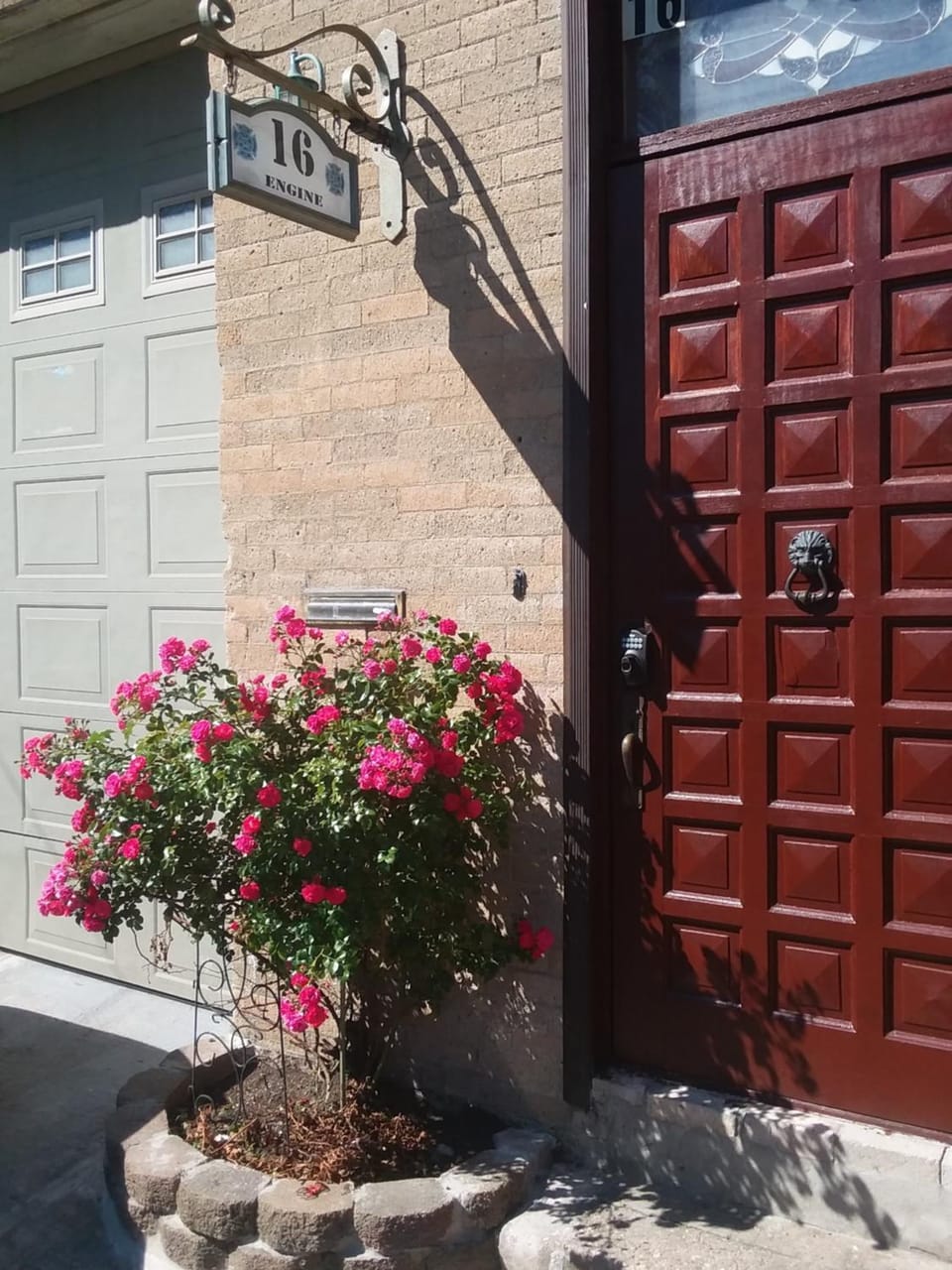 Property building, Facade/entrance, Spring