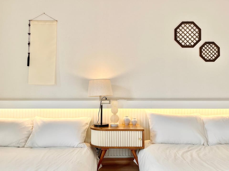 Bed, TV and multimedia, Bedroom, heating, internet, air conditioner