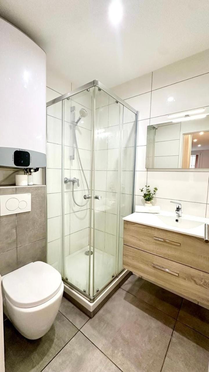 Montaland 2 - Studio - Gratte Ciel Apartment in Villeurbanne