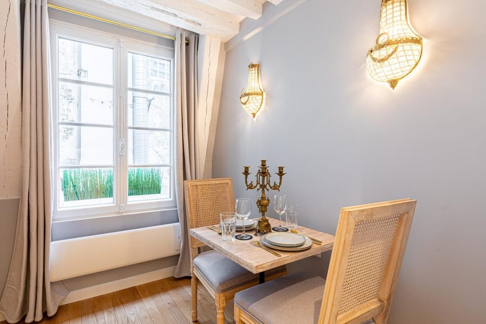 GuestReady - Elegance and charm near the Louvre Apartment in Paris