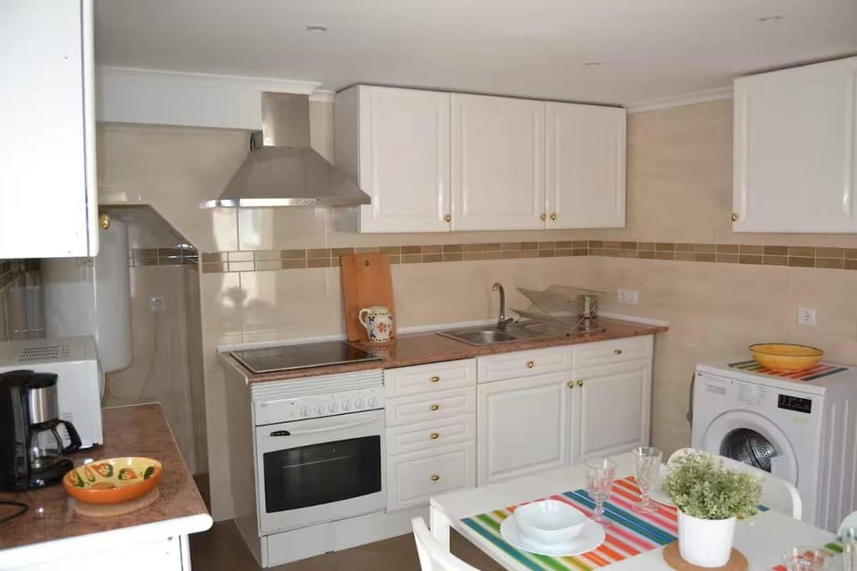 Kitchen or kitchenette, Communal kitchen