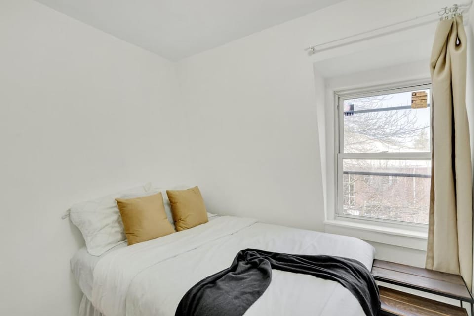 townhouse style two level apartment Apartment in Somerville