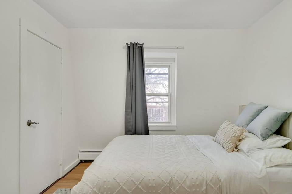 townhouse style two level apartment Apartment in Somerville