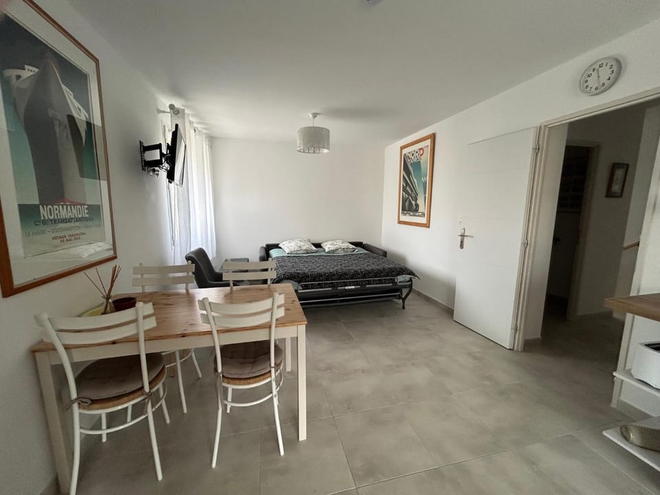 Living room, Bedroom