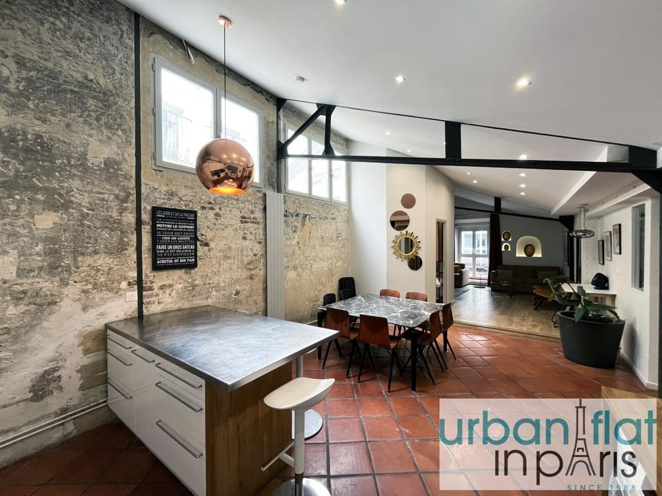 UrbanFlat 161 - Grand Appartement Central Rue de Paradis Apartment in Paris