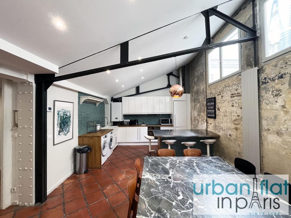 UrbanFlat 161 - Grand Appartement Central Rue de Paradis Apartment in Paris
