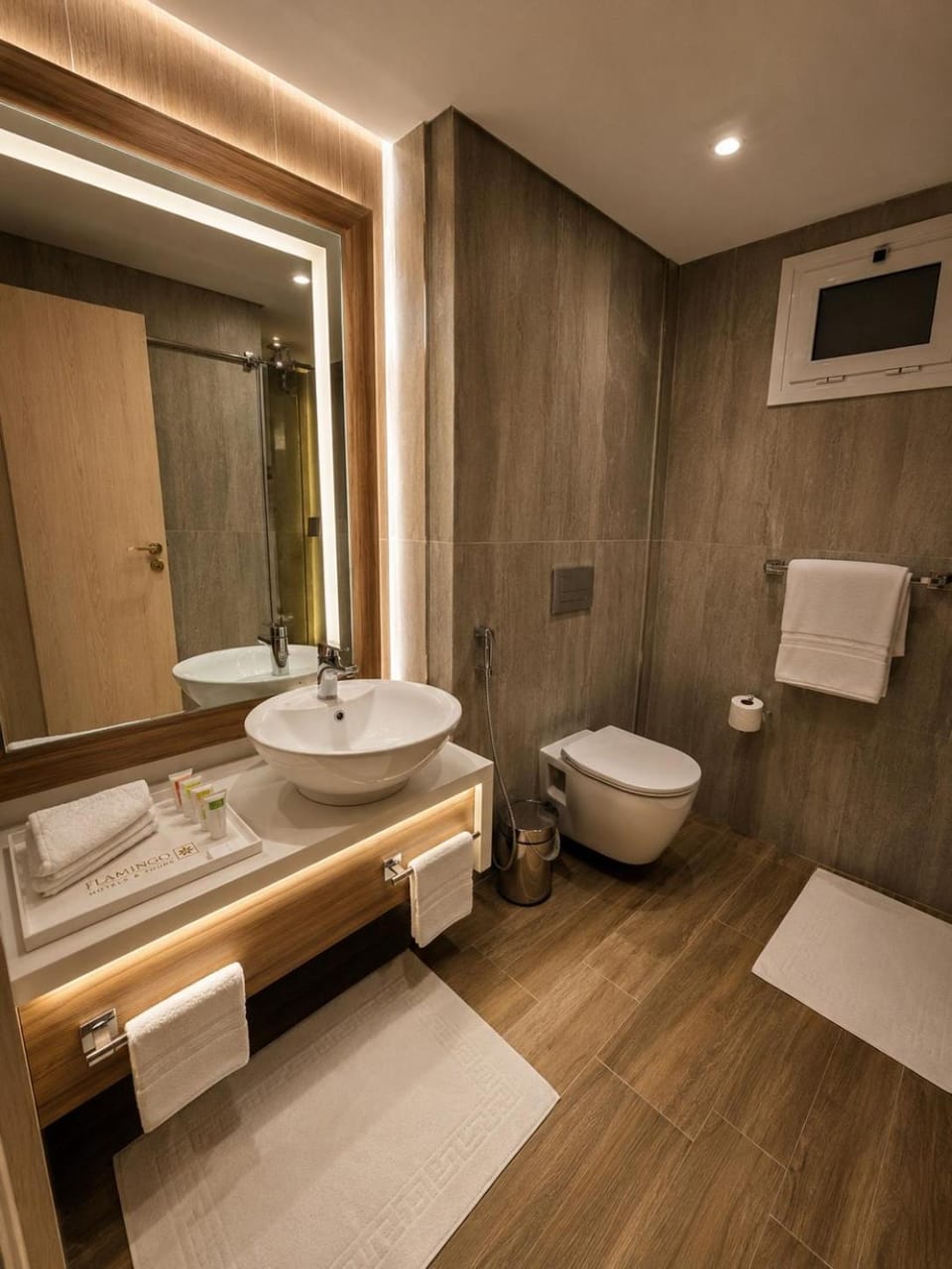 Toilet, Bathroom, towels