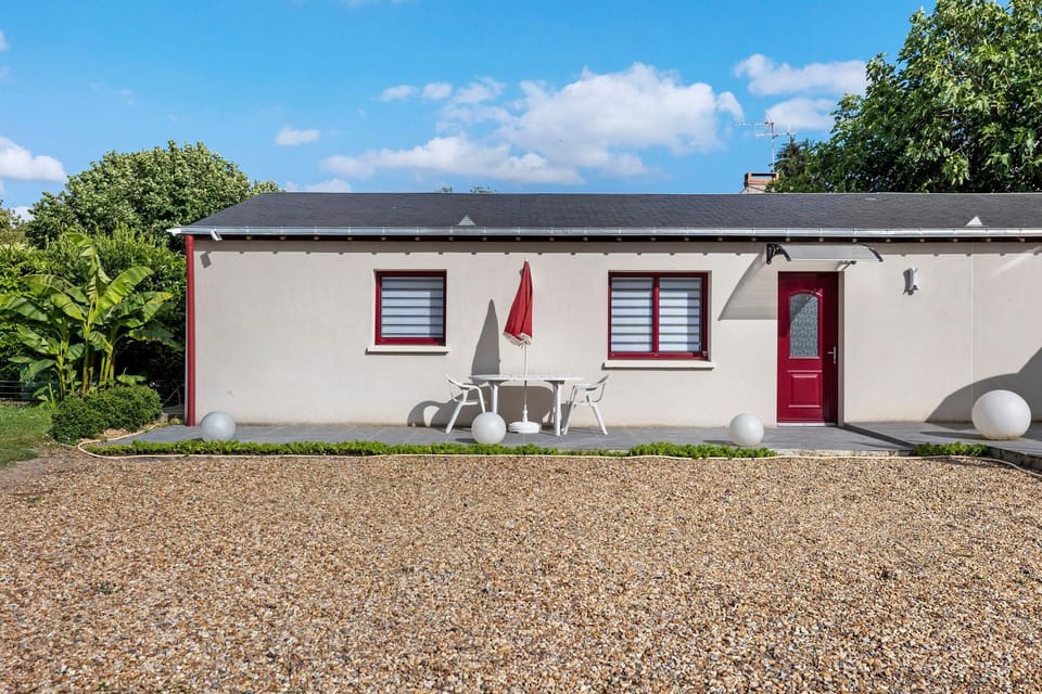 Gîte bord de loire piscine jacuzzi House in Gennes-Val-de-Loire