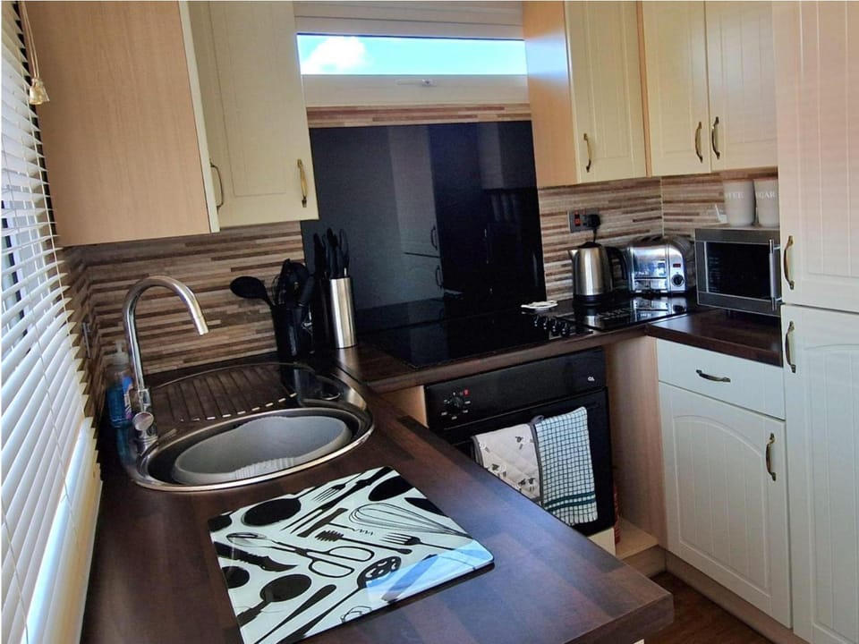 The Lookout Chalet in Llansteffan