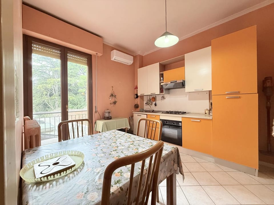 P077 - Porto Recanati, ampio quadrilocale in pieno centro Apartment in Porto Recanati