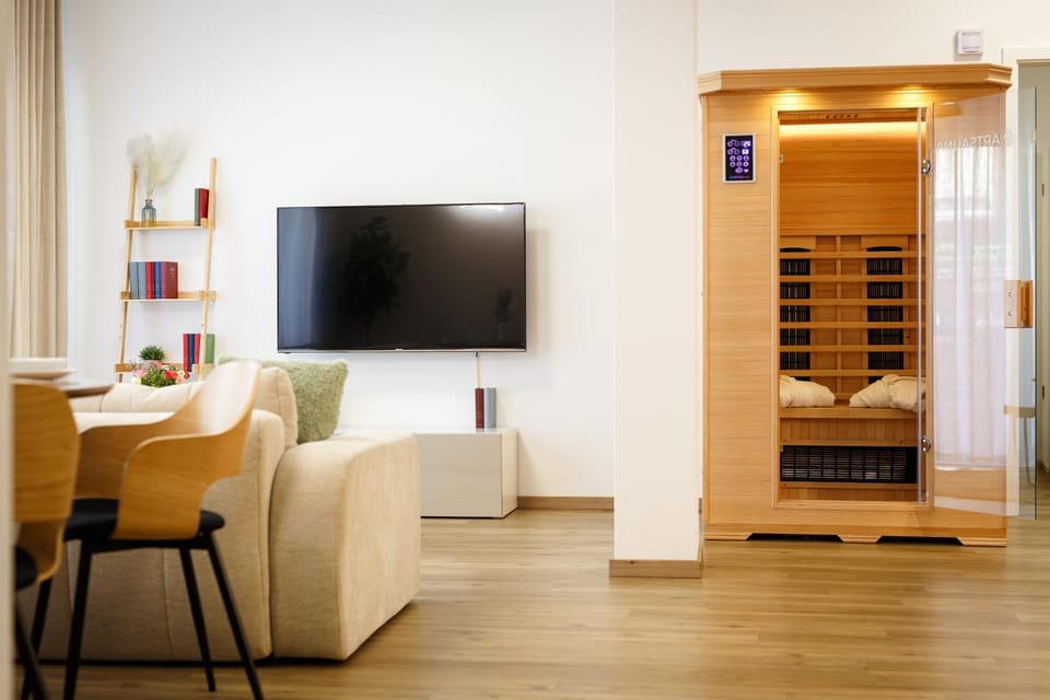 Sauna, Living room