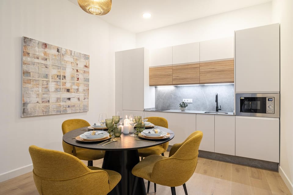 Dining area, kitchen