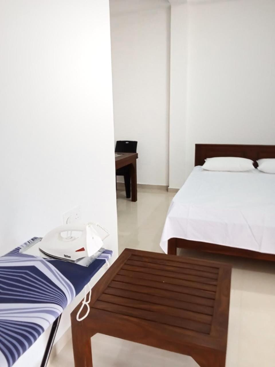 Bed, Bedroom, flat iron