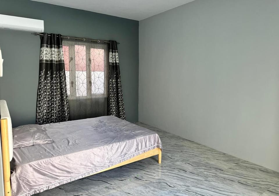 Bed, Photo of the whole room, Bedroom, air conditioner