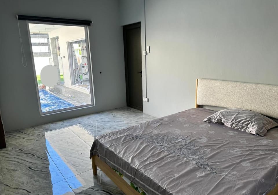 Bed, Photo of the whole room, Bedroom, Pool view, air conditioner