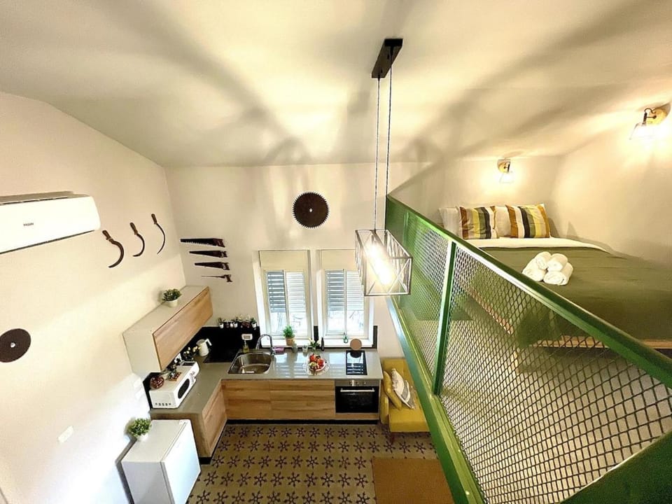 Authentic Two-level apartment central Haifa Apartment in Haifa