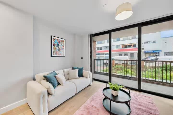 Stylish 1 Bed Apartment Apartment in London Borough of Richmond upon Thames