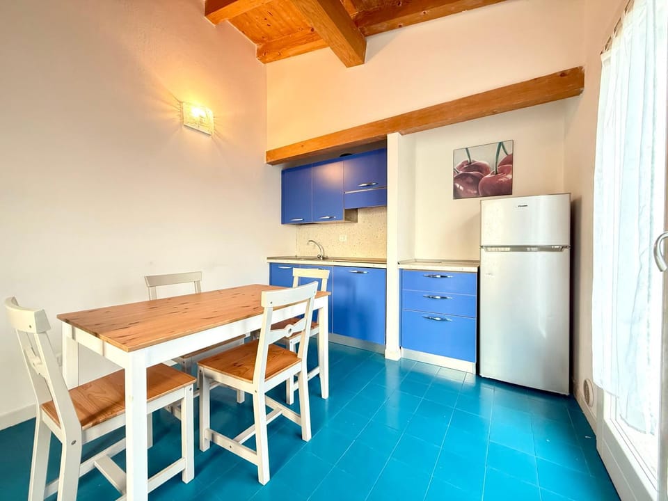Seating area, Dining area, Lunch, kitchen