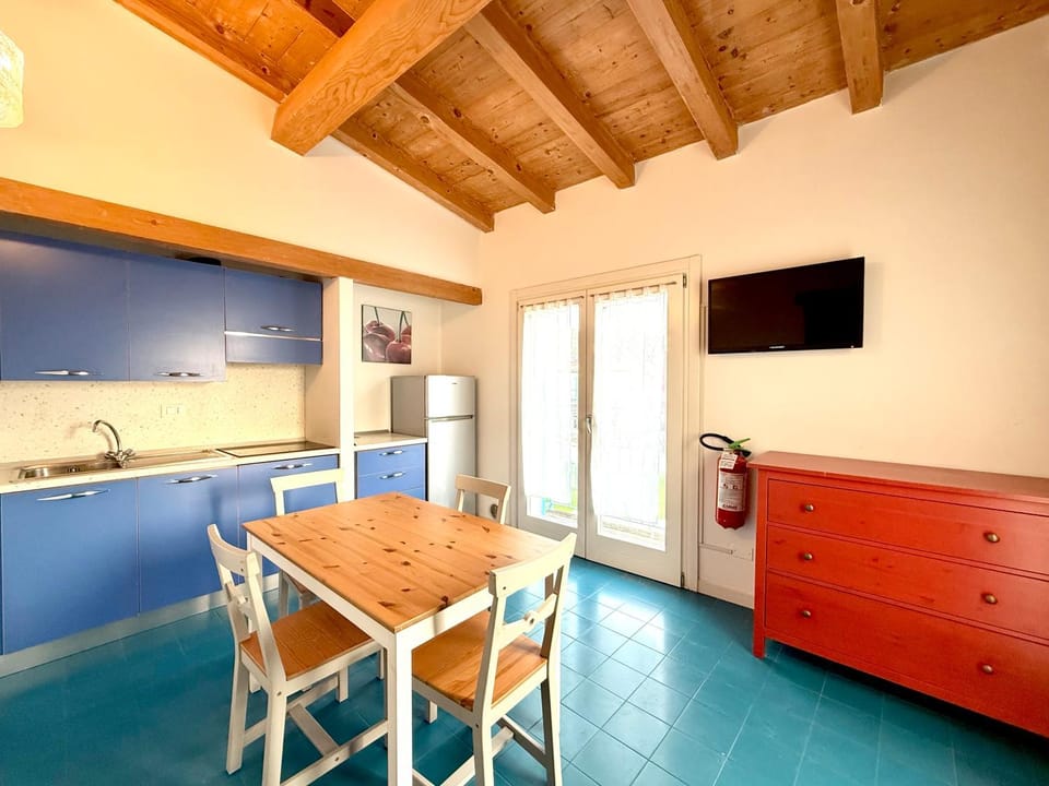 TV and multimedia, Dining area, Lunch, kitchen