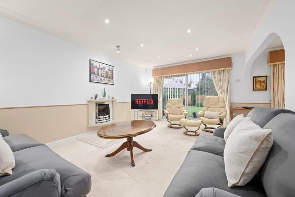 TV and multimedia, Seating area