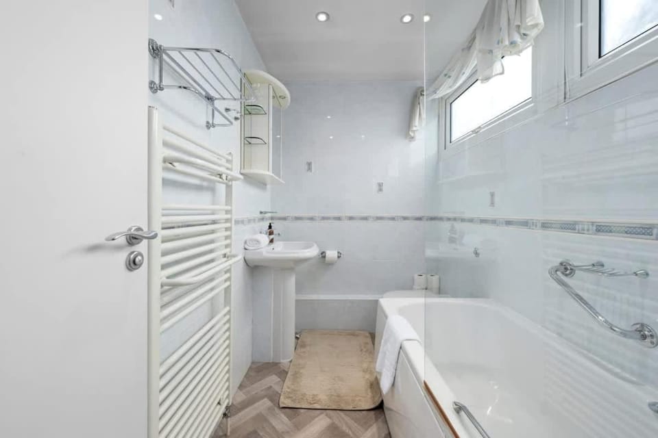 Toilet, Bath