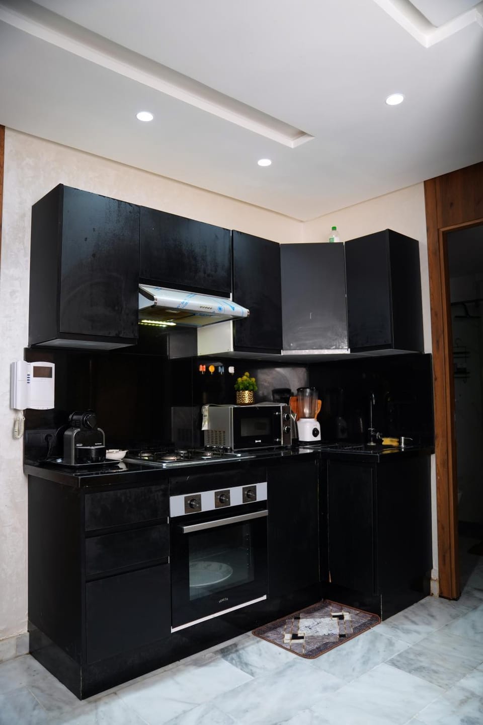 Coffee/tea facilities, Kitchen or kitchenette, oven, stove, kitchen, kitchen