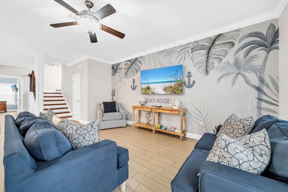 Kono Breeze 4 BR Destin Vacation Home Near Crystal Beach Resort Pool + Prime Location House in Destin