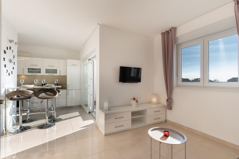 TV and multimedia, Dining area, kitchen