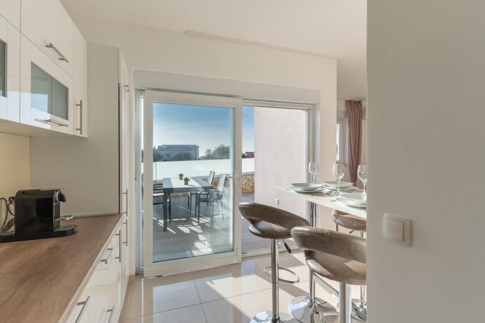 Balcony/Terrace, Dining area, kitchen