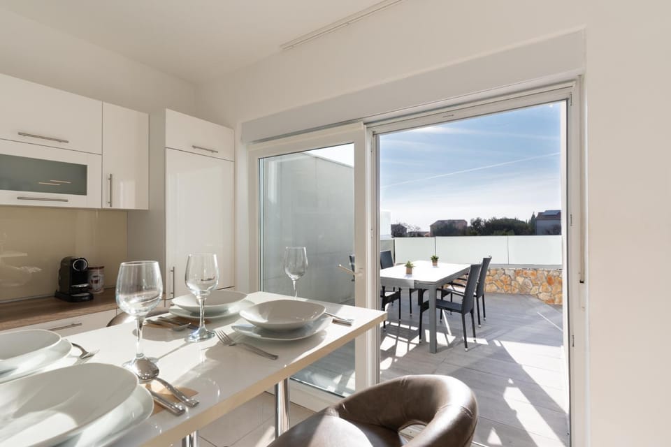Balcony/Terrace, Dining area, kitchen
