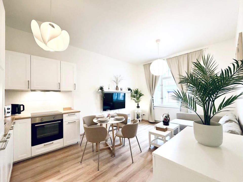 Kitchen or kitchenette, Living room