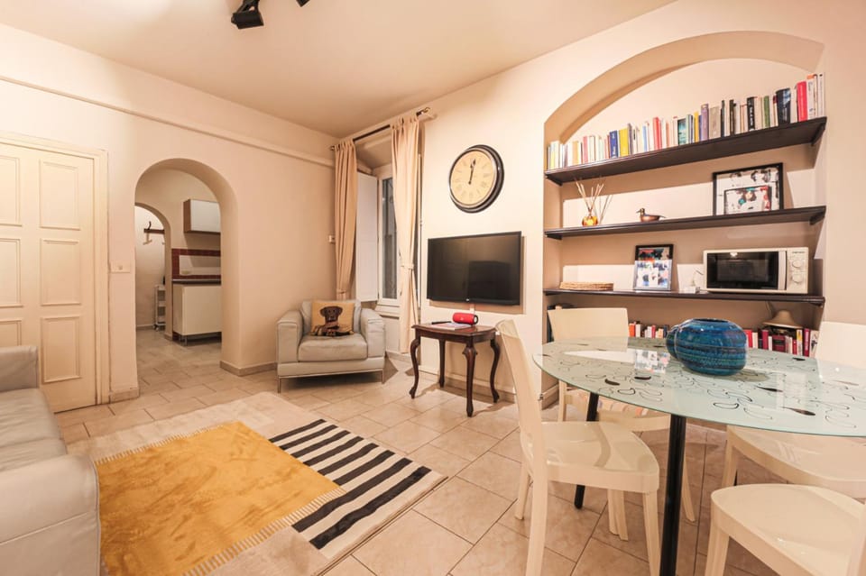 TV and multimedia, Living room, Dining area