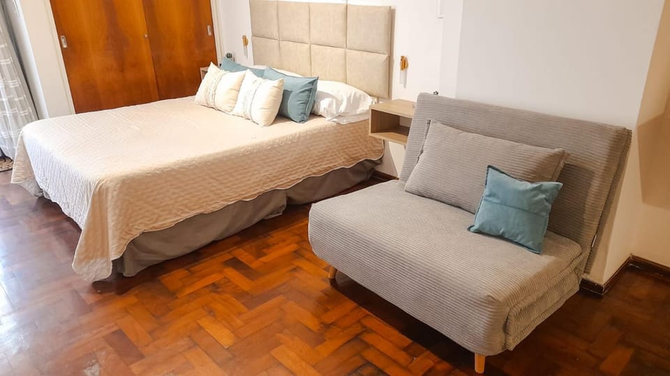 Bed, Living room