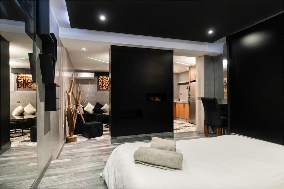 Industrial Luxury Studio Air Conditioning, Modern Kitchen Apartment in Souss-Massa
