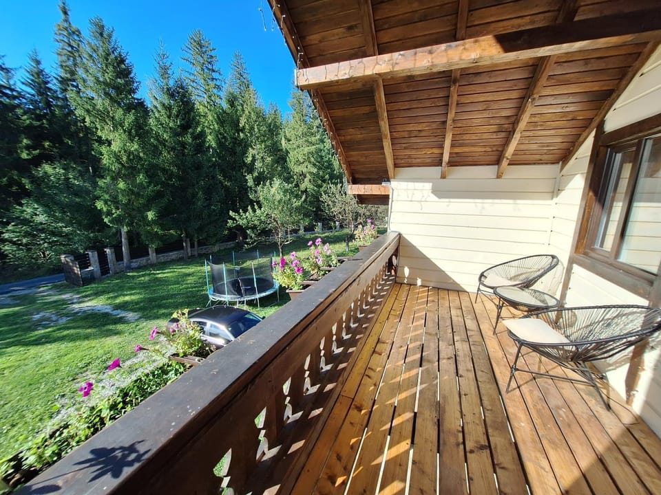 View (from property/room), Balcony/Terrace, Garden view, Mountain view