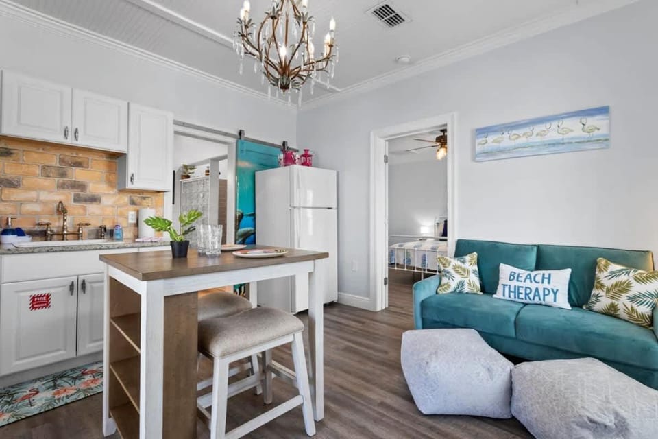 Suite Flamingo Pointe with Shared POOL Apartment in Bay Saint Louis