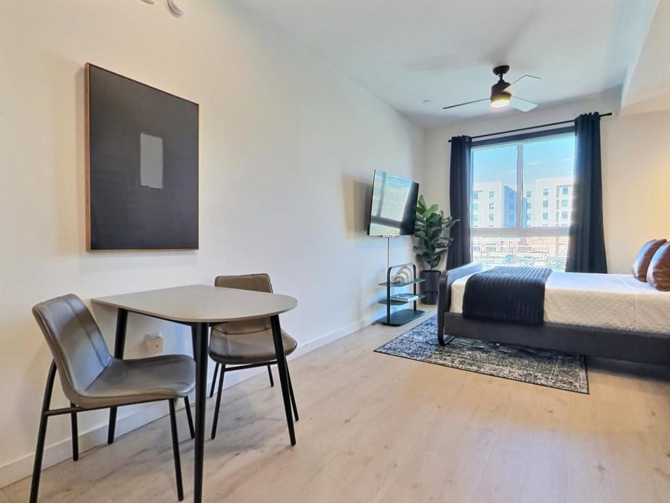 Dining area, Bedroom