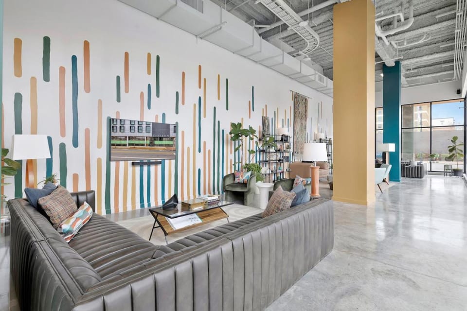 Communal lounge/ TV room