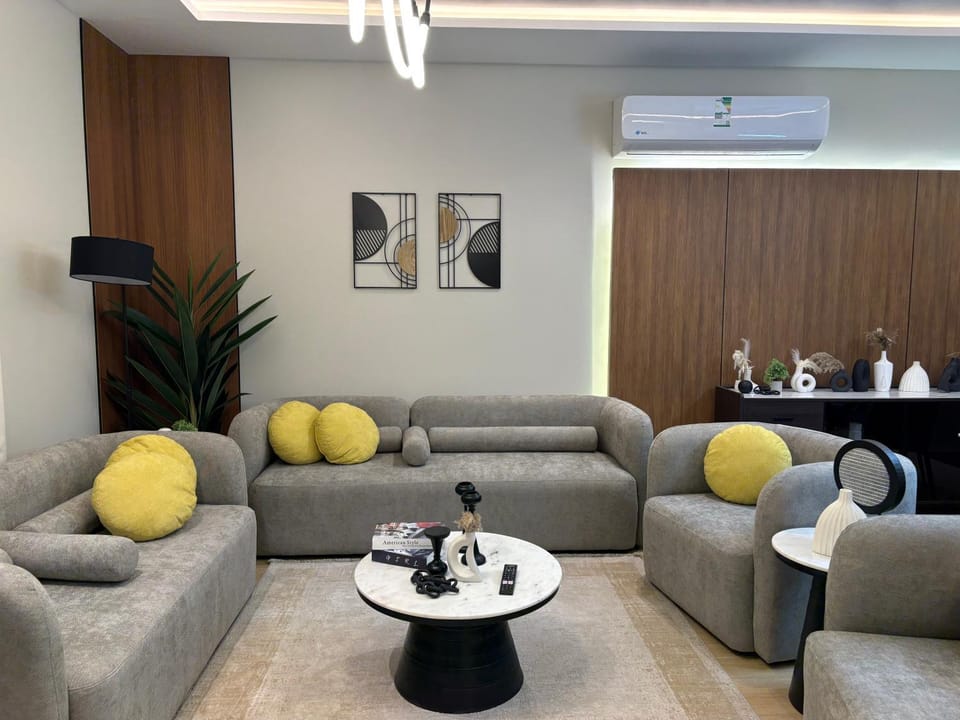 Vera 3 Apartmentشقة أنيقة بالخبر بثلاث غرف نوم وصالة تتسع ل 6 اشخاص Apartment in Al Khobar