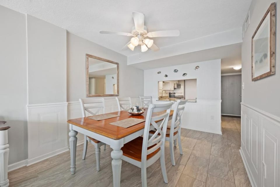 Oceanfront Condo/ Pool/ Surfing/ Fishing / EW 1002 House in Virginia Beach