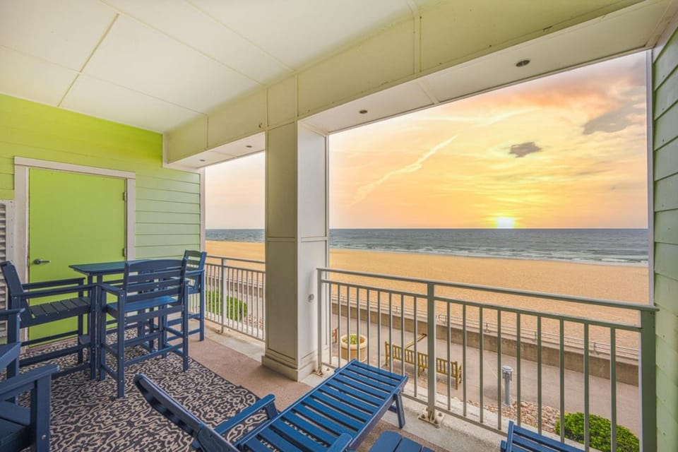 New! Beachfront 3bd / 2Bth/Pool 104A House in Sandbridge