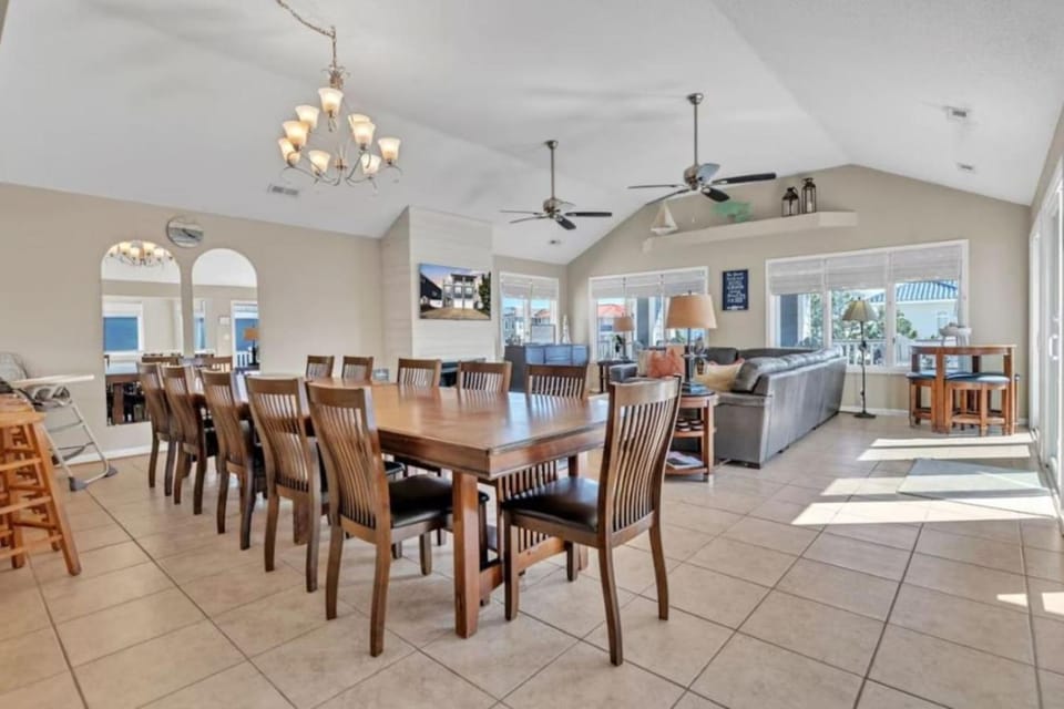 Croatan House in Dam Neck