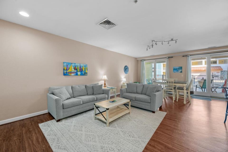 New! 3Bd 2Bth Oceanfront / Pool / Gym / Beach House in Sandbridge