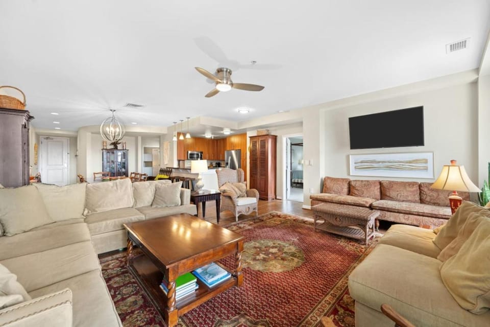 New! 3Bd 3Bth Oceanfront / Pool / Gym / Beach House in Sandbridge