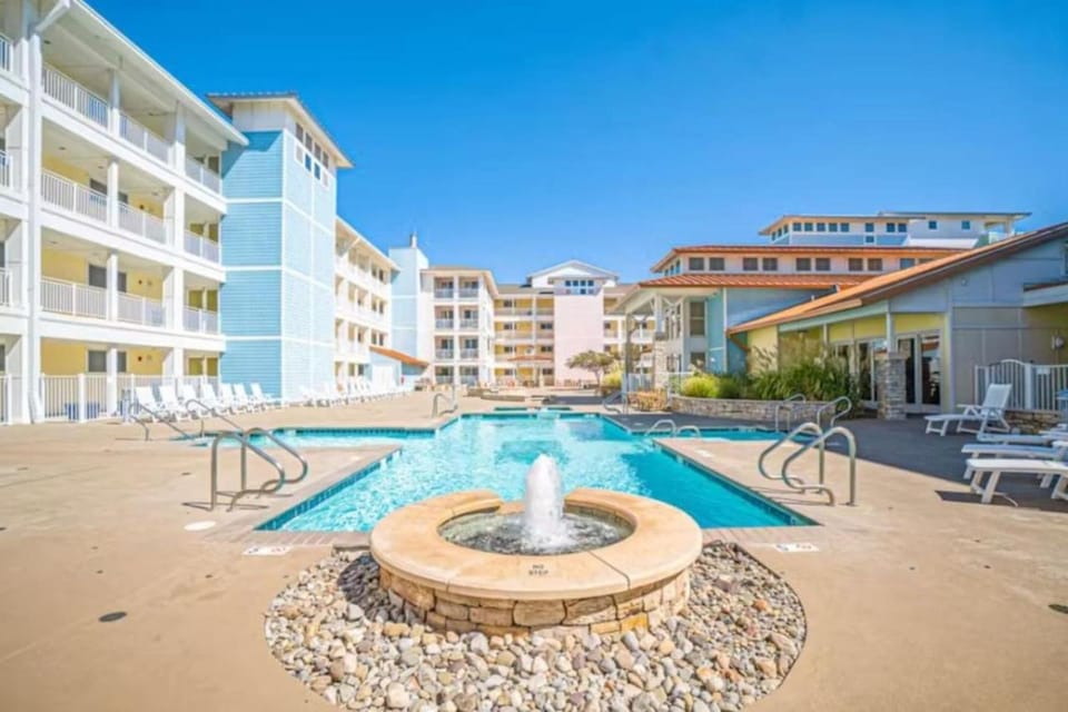 New Oceanfront Penhouse 2 Decks! Sunrise / Sunsets House in Sandbridge