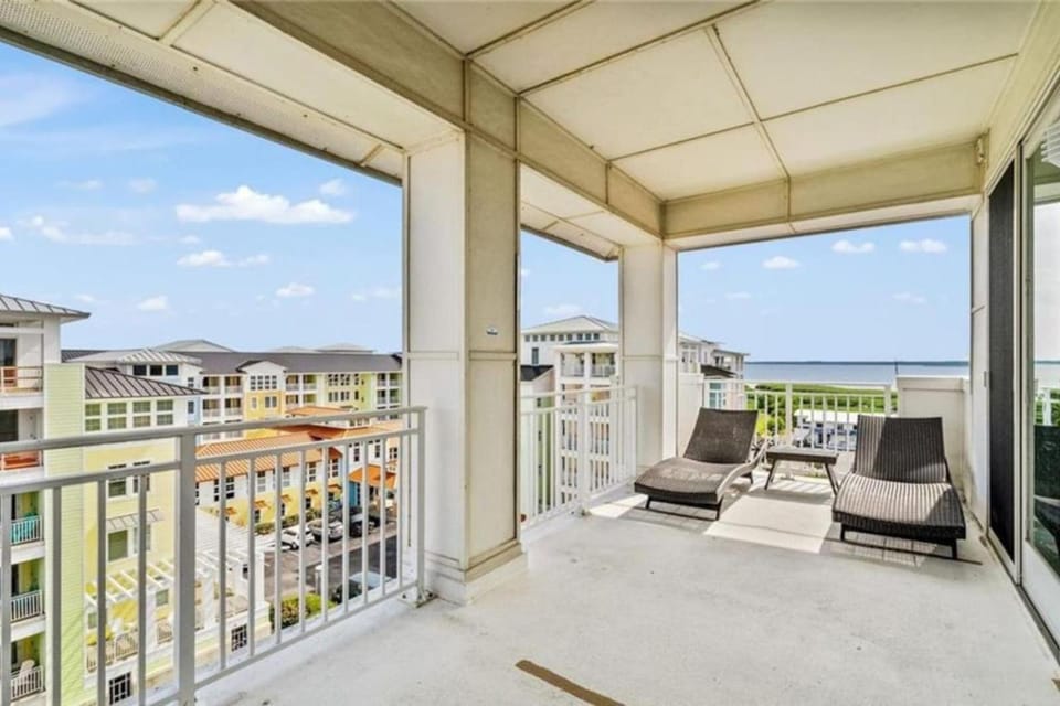 New Oceanfront Penhouse 2 Decks! Sunrise / Sunsets House in Sandbridge
