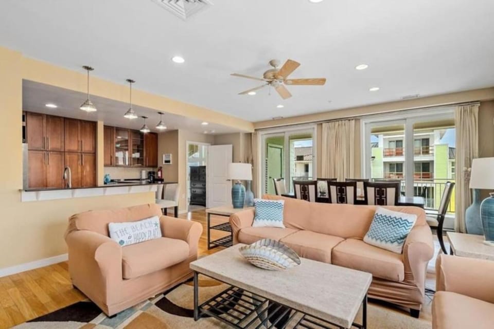 New Oceanfront Penhouse 2 Decks! Sunrise / Sunsets House in Sandbridge