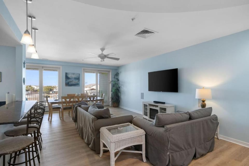 NEW! Oceanfront Triton's Treasure 3 Bd / Pool/ Gym House in Sandbridge