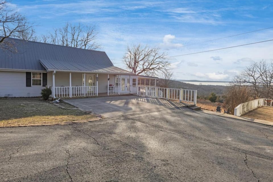 Sunset Ridge-Family Friendly Lake View Seclusion House in Eufaula